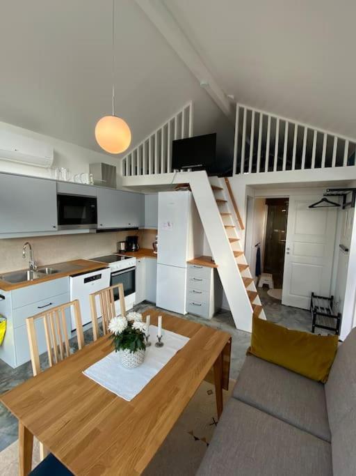 Willa Eget Hus Med Badtunna I Skaergardsmiljoe Kristinehamn Zewnętrze zdjęcie