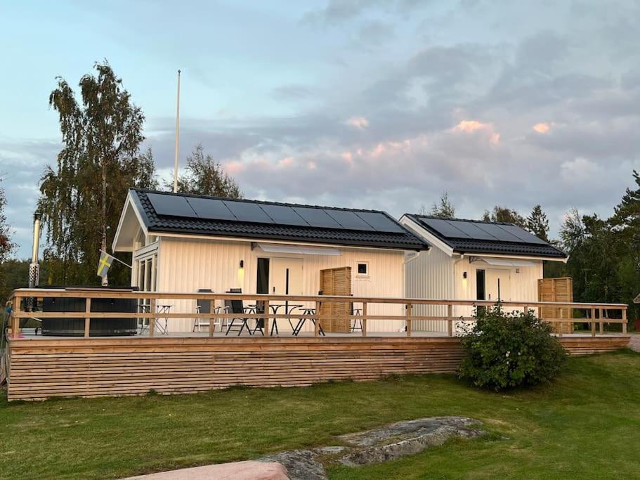 Willa Eget Hus Med Badtunna I Skaergardsmiljoe Kristinehamn Zewnętrze zdjęcie